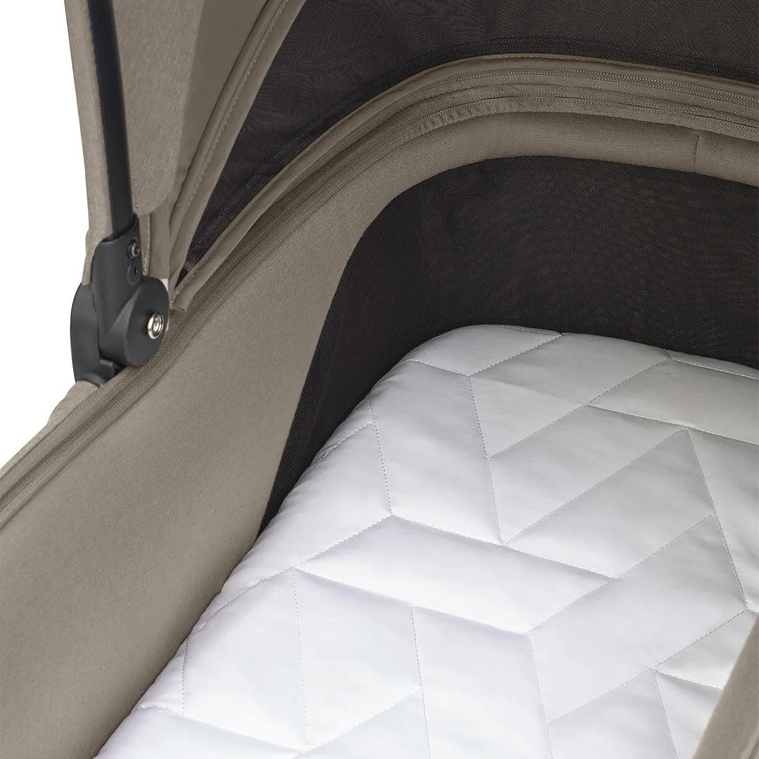 Maxi-Cosi Oxford Pushchair Essential Bundle