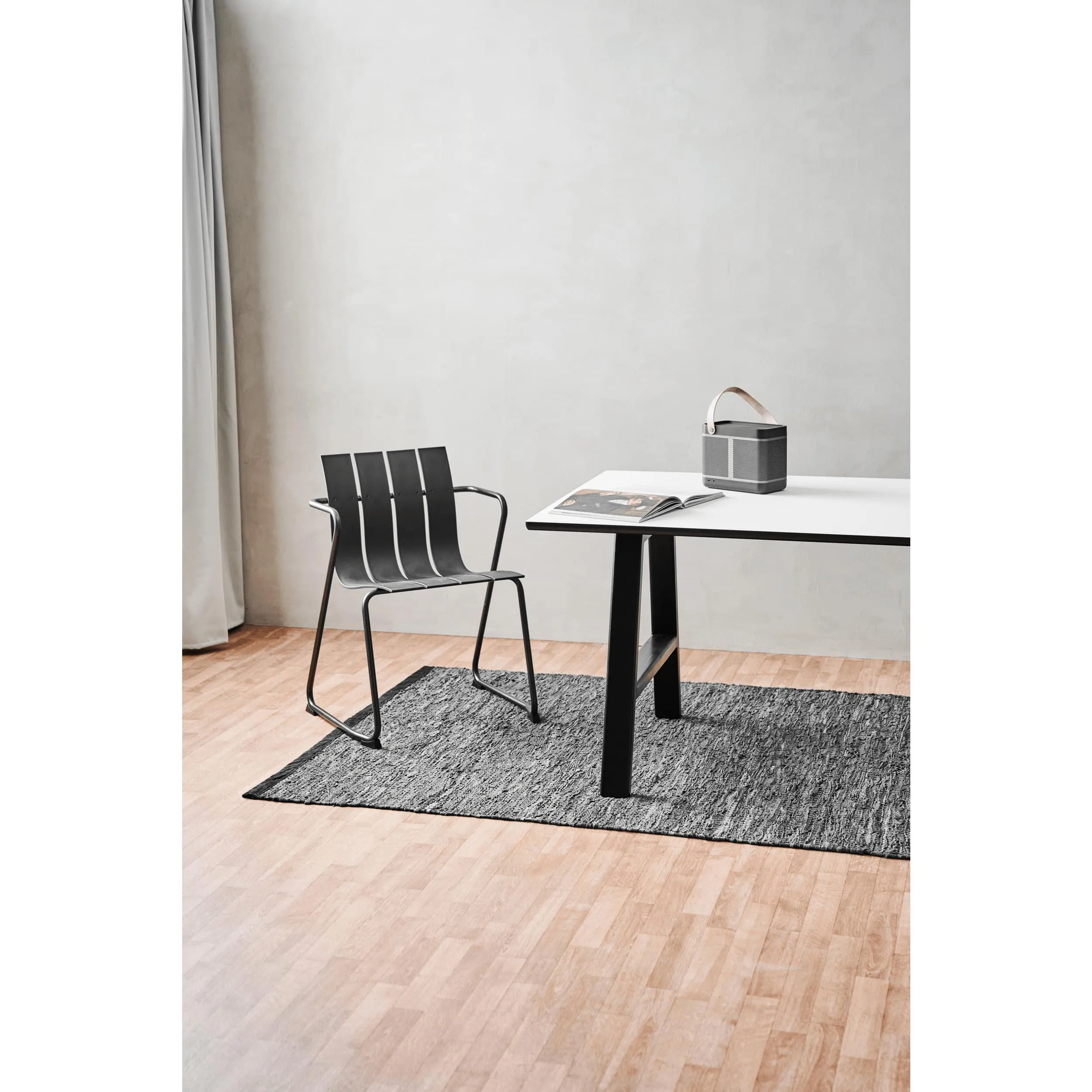 Rug Solid Leather Teppich Dark Grey, 75 x 400 cm